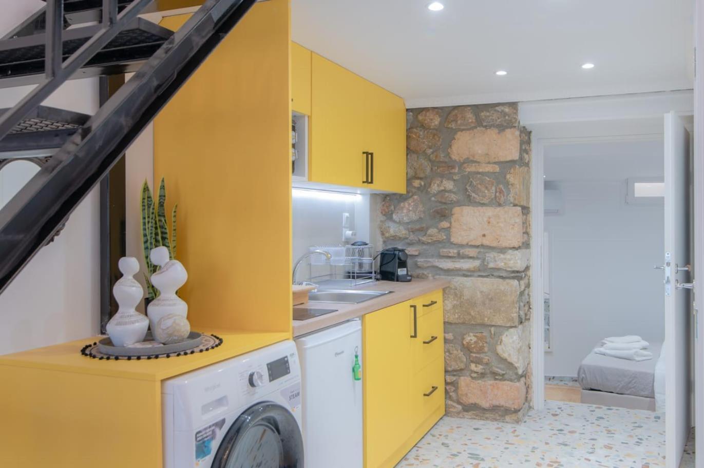 Delenco Trio Apartment Атина Екстериор снимка