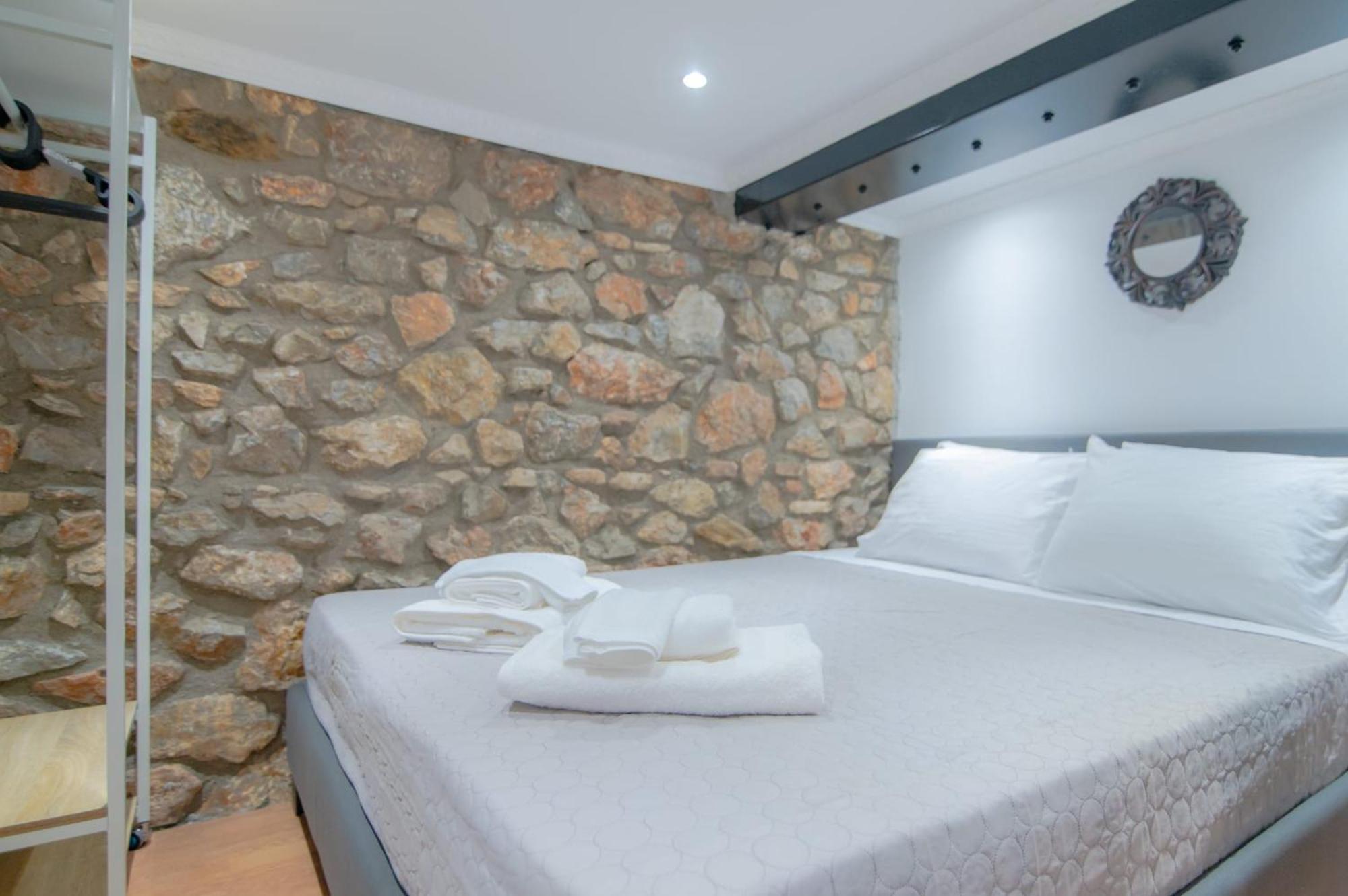 Delenco Trio Apartment Атина Екстериор снимка